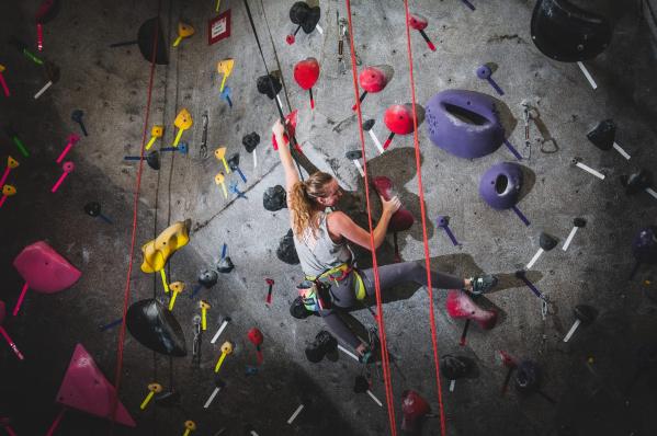 Expert Advice on Learning How to Lead Climb in the Gym